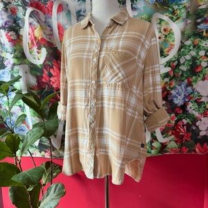 GAP Tan Plaid Flannel Shirt - Cozy for FALL!